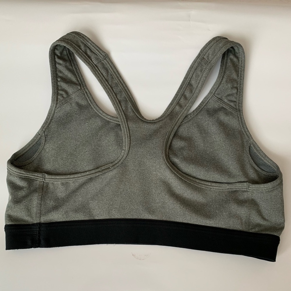 Nike Women’s Sports Bra - Picture 3 of 4